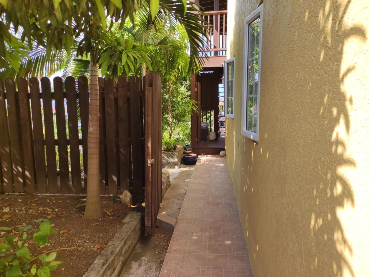 Montego Bay Garden Studio エクステリア 写真