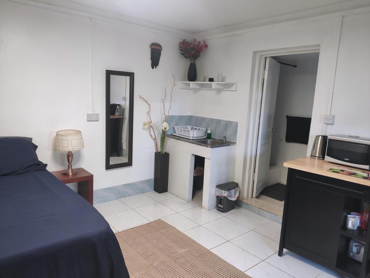 Montego Bay Garden Studio エクステリア 写真